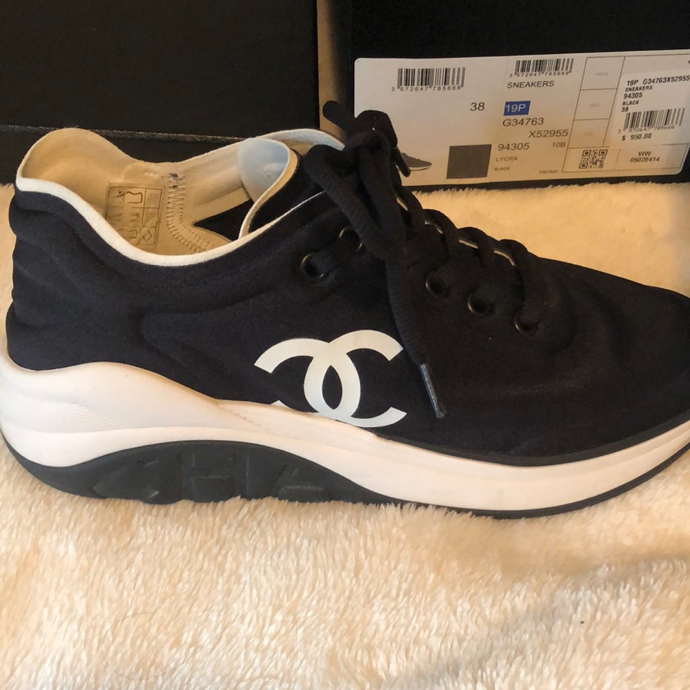 Chanel sneaker